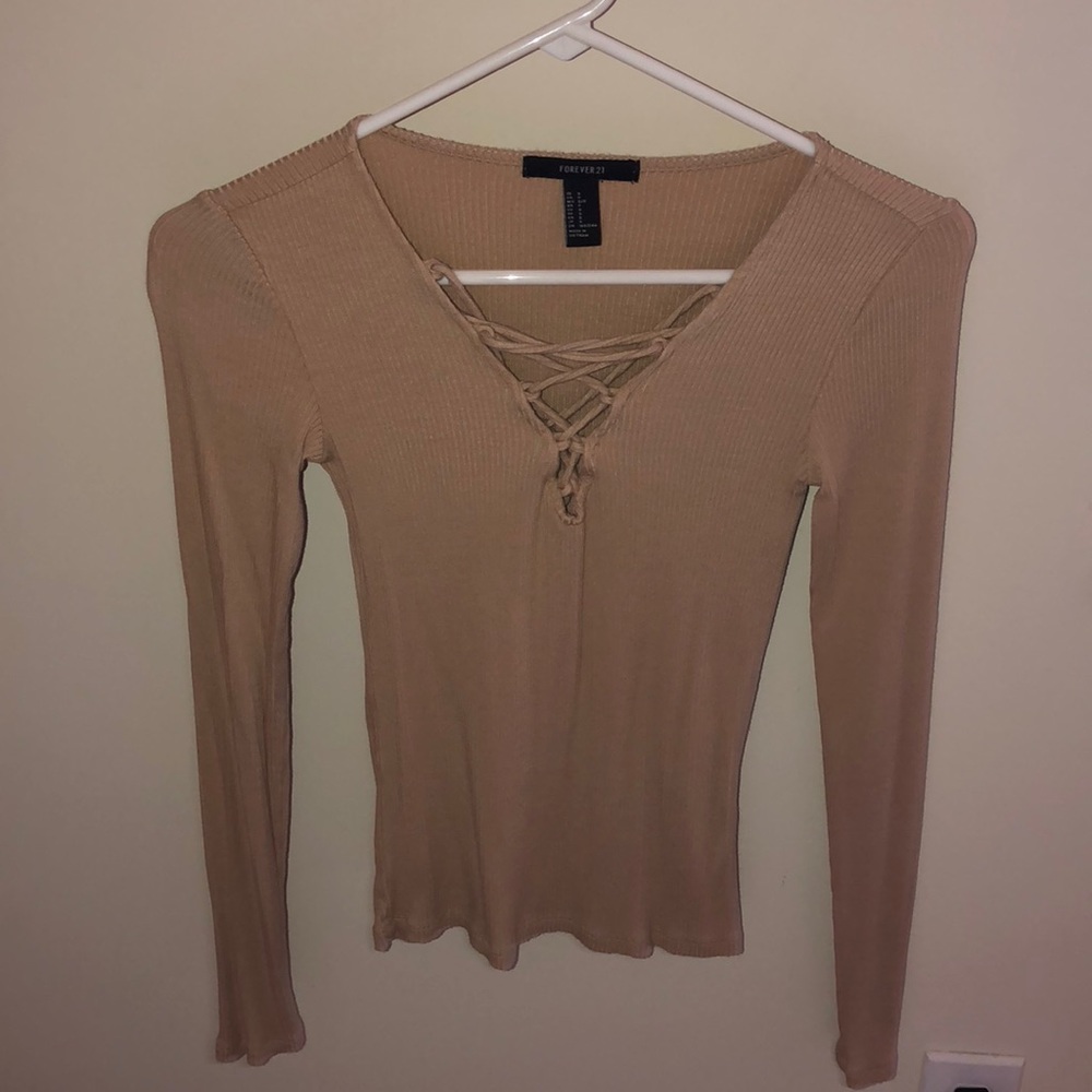 Long sleeve tight shirt
